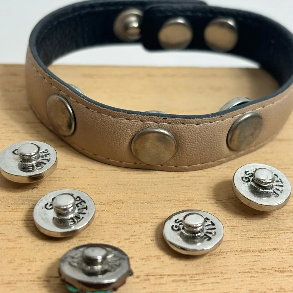 Ginger Snaps Bracelet Black Leather Bracelet with 5 petite snaps - Picture 6 of 9